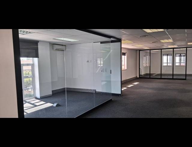 BUSINESS PROPERTY TO RENT IN BRYANSTON